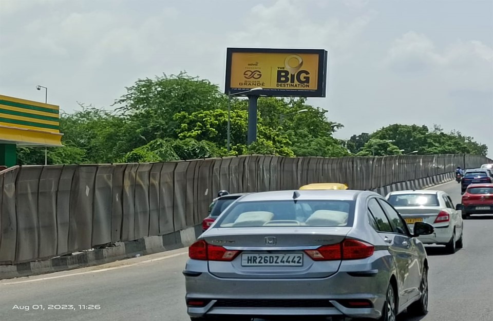 Munirka Flyover