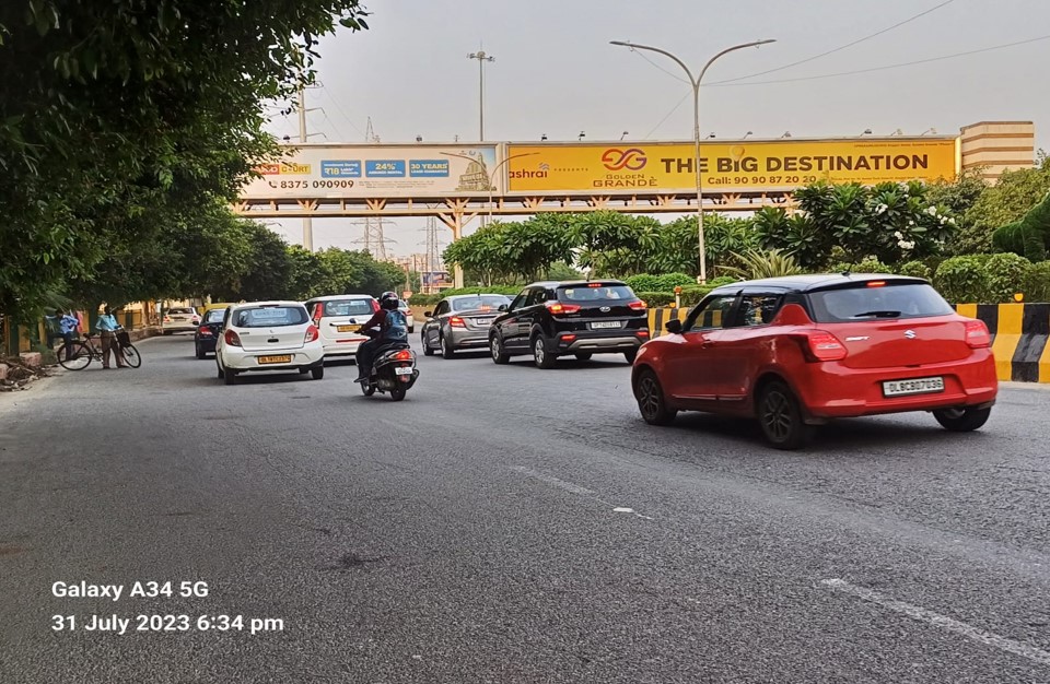 golden grande noida extension